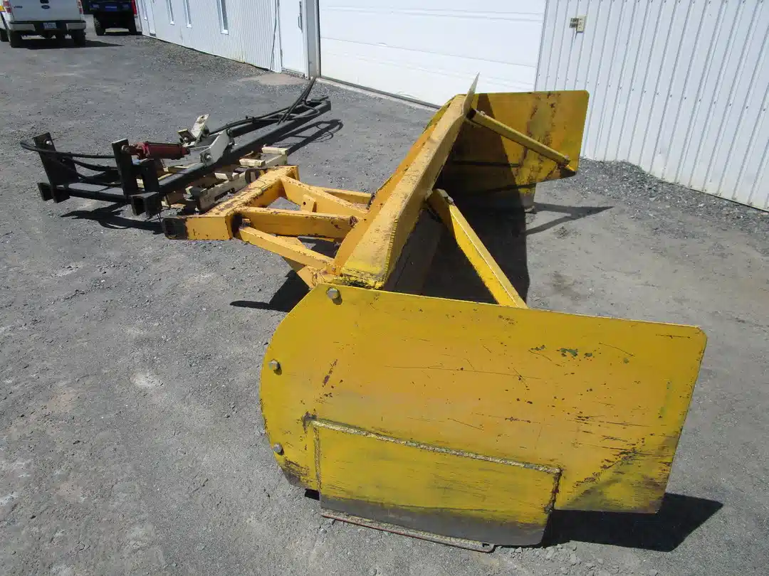 Gallery image 2 for 1900 FISHER 8' + SUBFRAME - 8240 Snow Blower