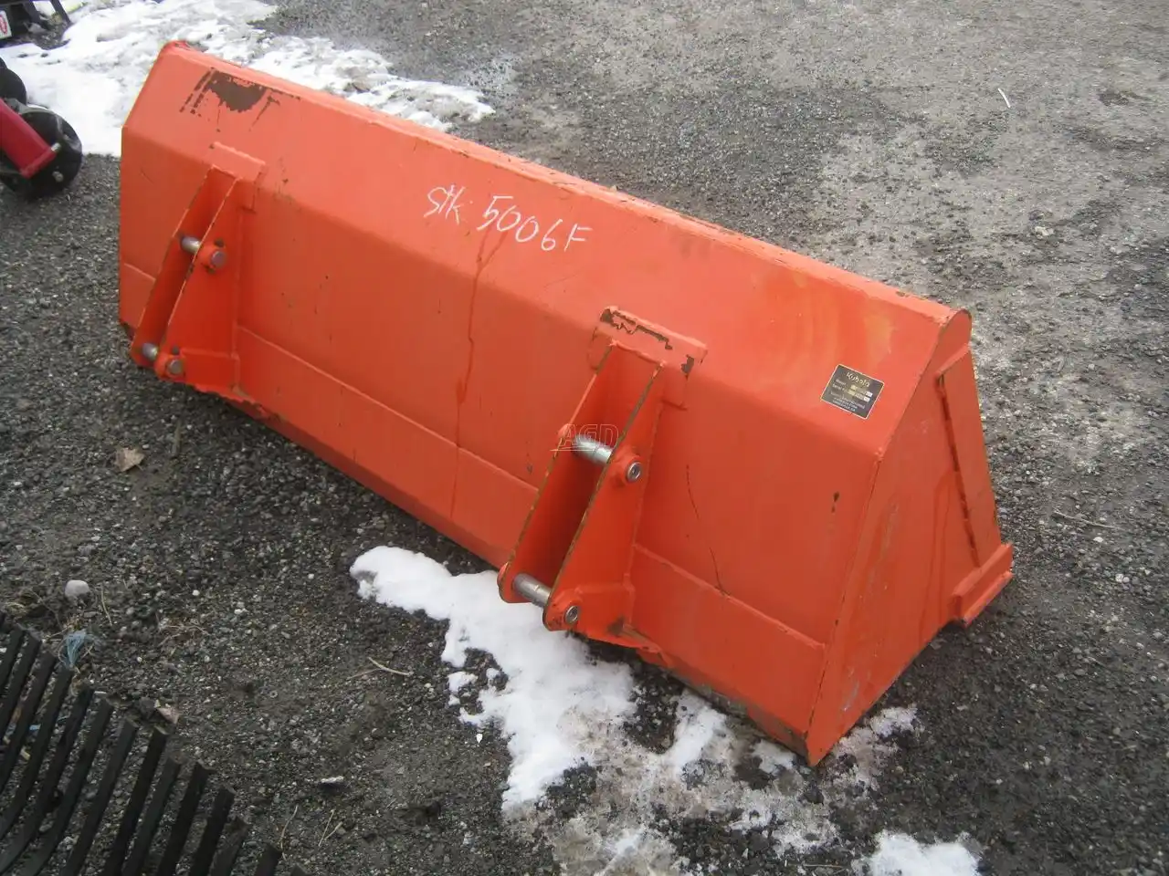 Gallery image 2 for Used Kubota L2293 Bucket