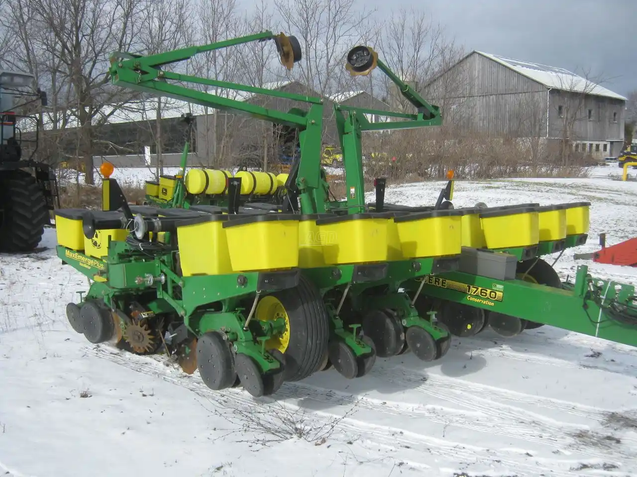Gallery image 2 for Used John Deere 1760 Planter