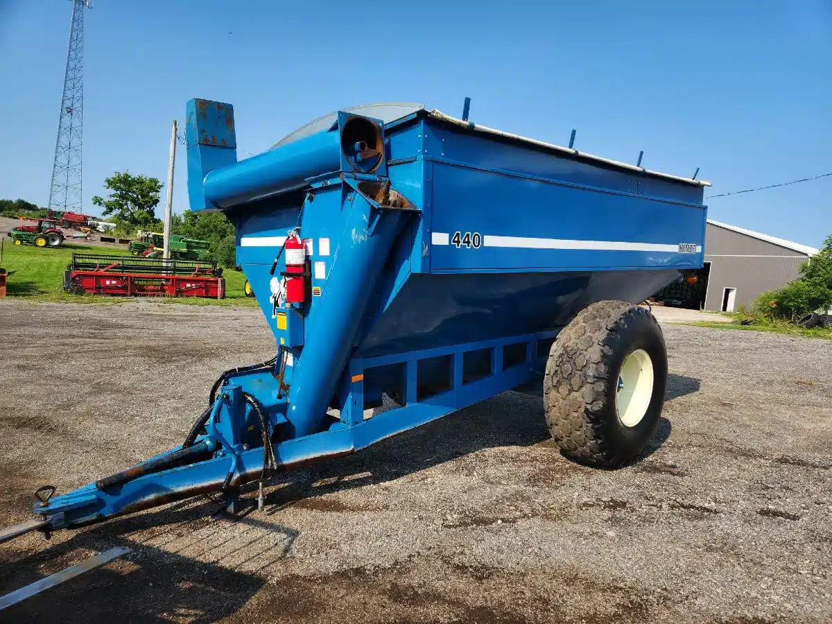 Gallery image 1 for Used Kinze 440 Grain Cart