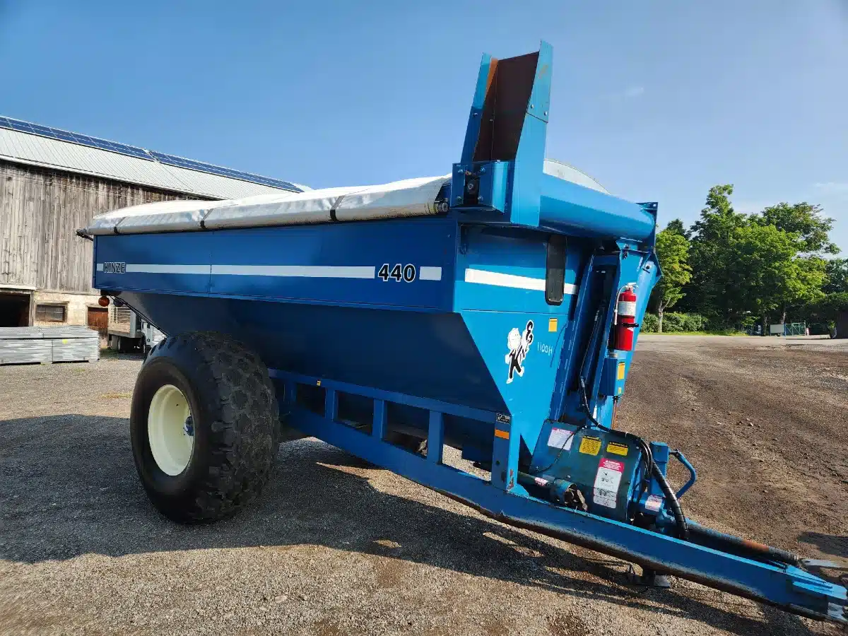 Gallery image 2 for Used Kinze 440 Grain Cart
