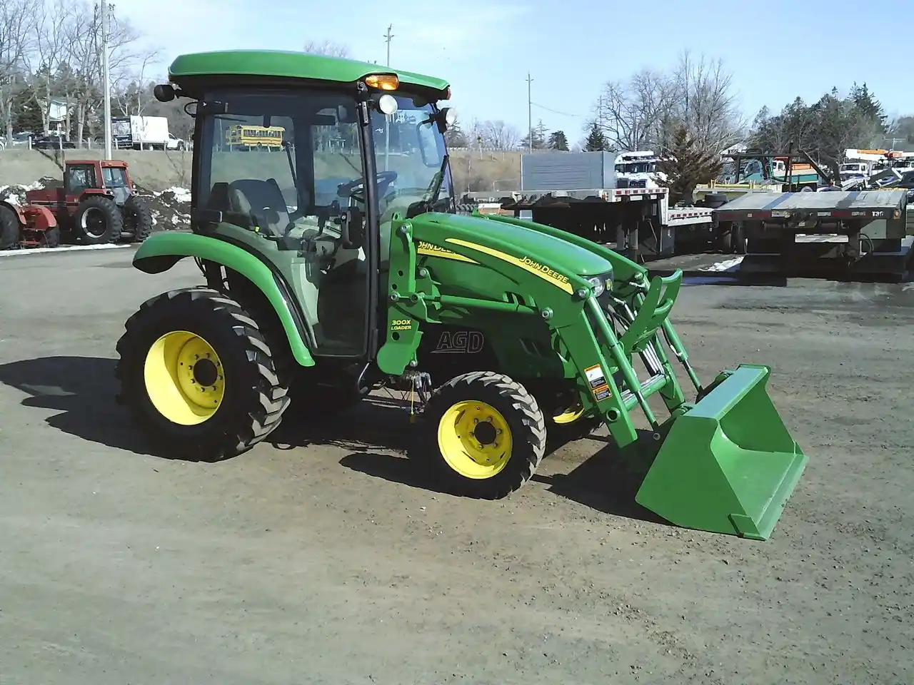 Gallery image 1 for Used 2011 John Deere 3520 Tractor