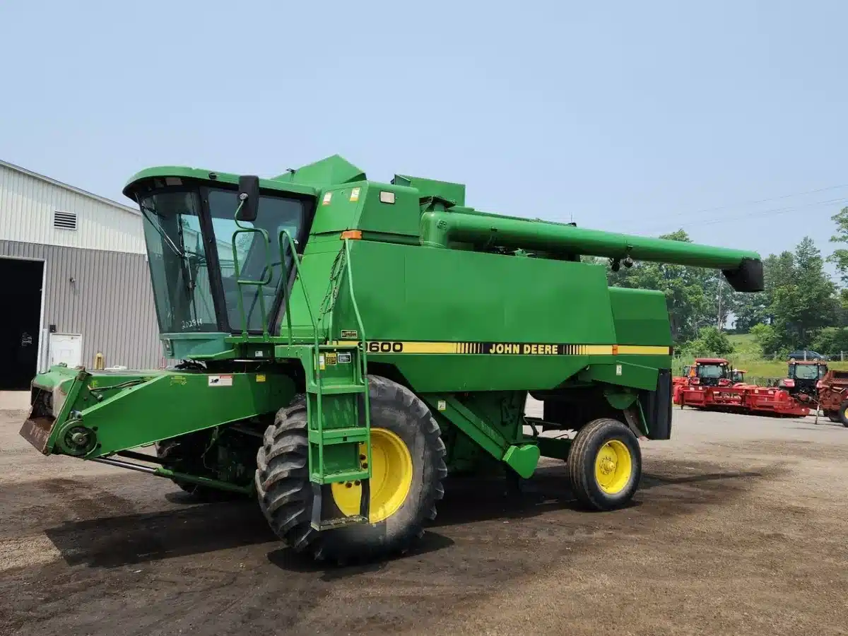 Gallery image 1 for Used 1990 John Deere 9600 Combine
