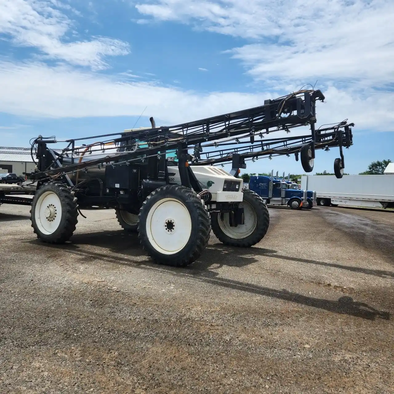 Gallery image 2 for Used Willmar EAGLE 8400 Sprayer - Self Propelled