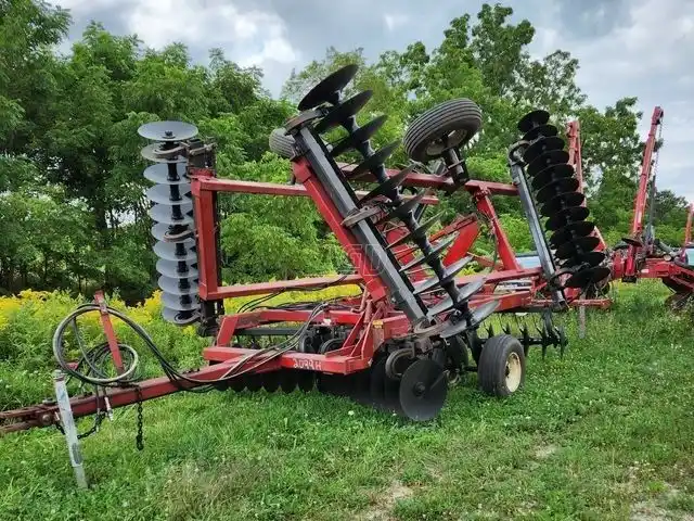 Gallery image 1 for Used International Harvester 496 Disc