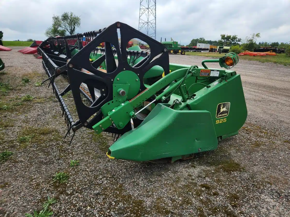 Gallery image 1 for Used John Deere 925 Header - Auger