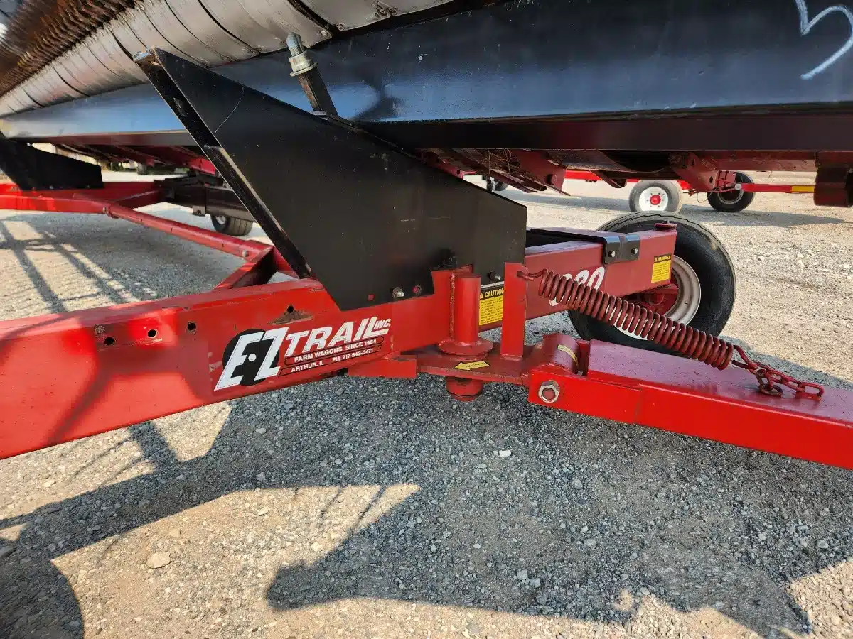 Gallery image 2 for Used E-Z Trail 680 Header Cart