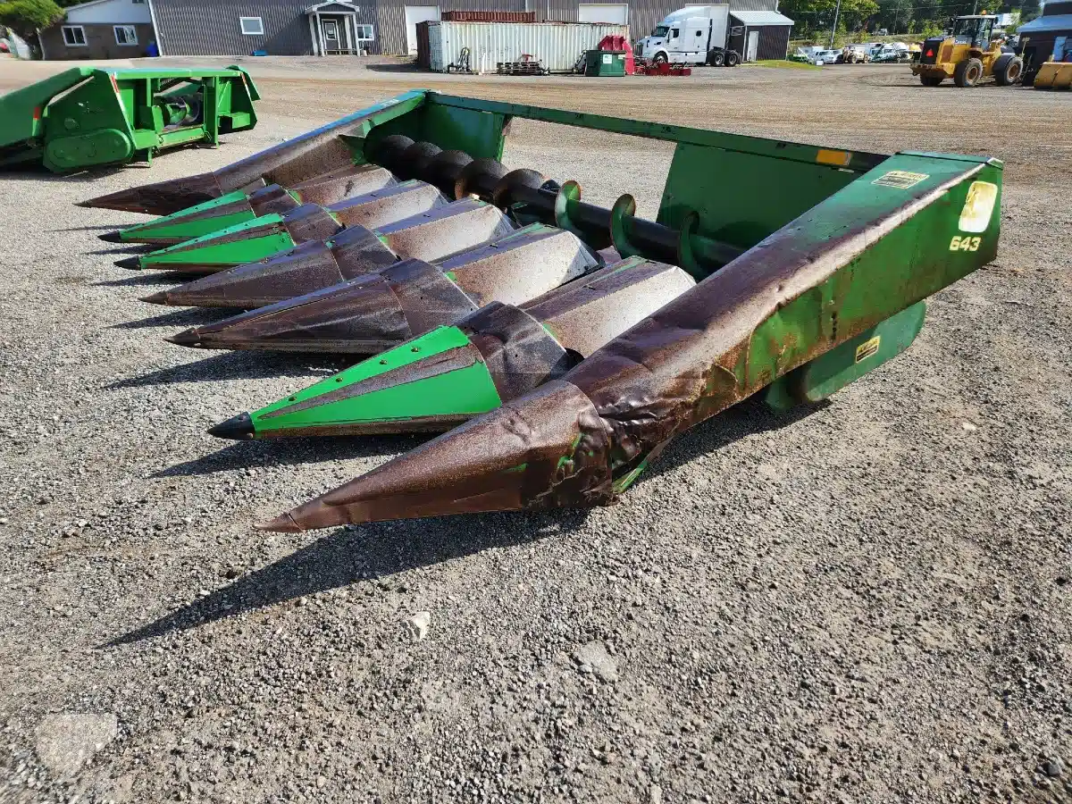Gallery image 1 for Used John Deere 643 Header - Row Crop