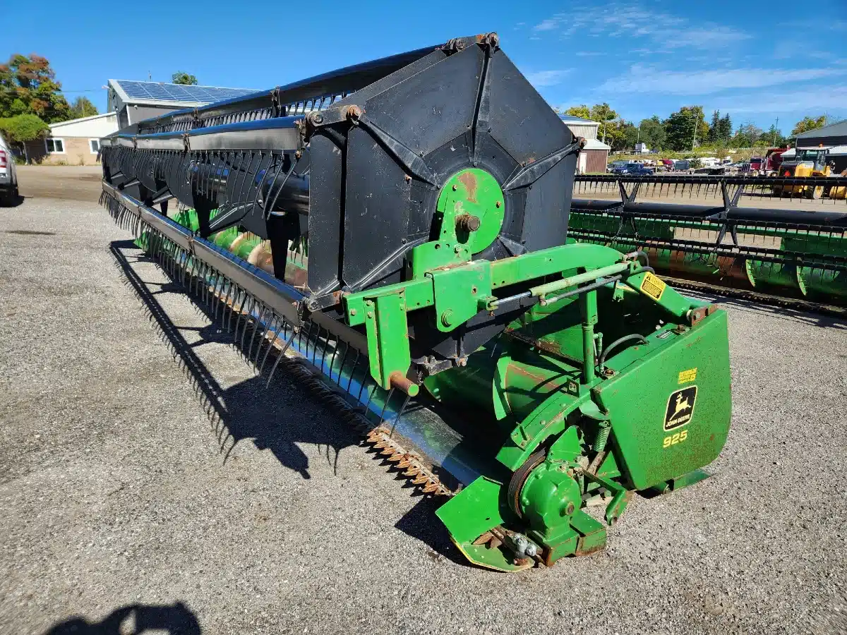 Gallery image 1 for Used John Deere 925 Header - Auger