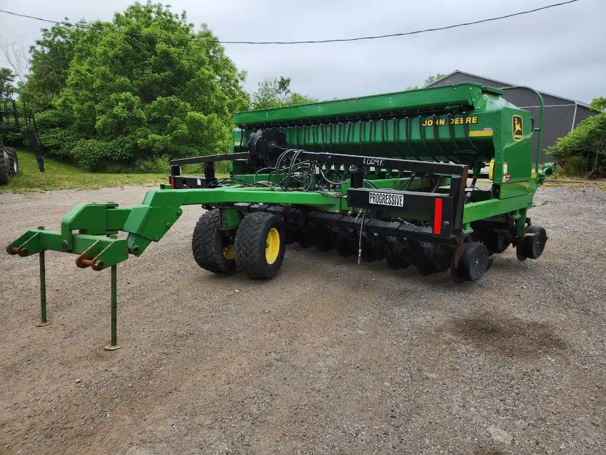 Gallery image 1 for Used John Deere 1560 Drill