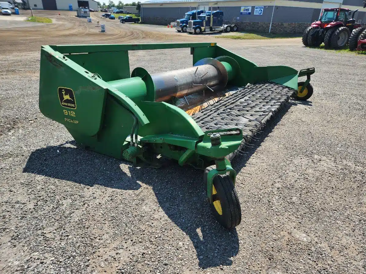 Gallery image 2 for Used John Deere 912 Header - Pickup