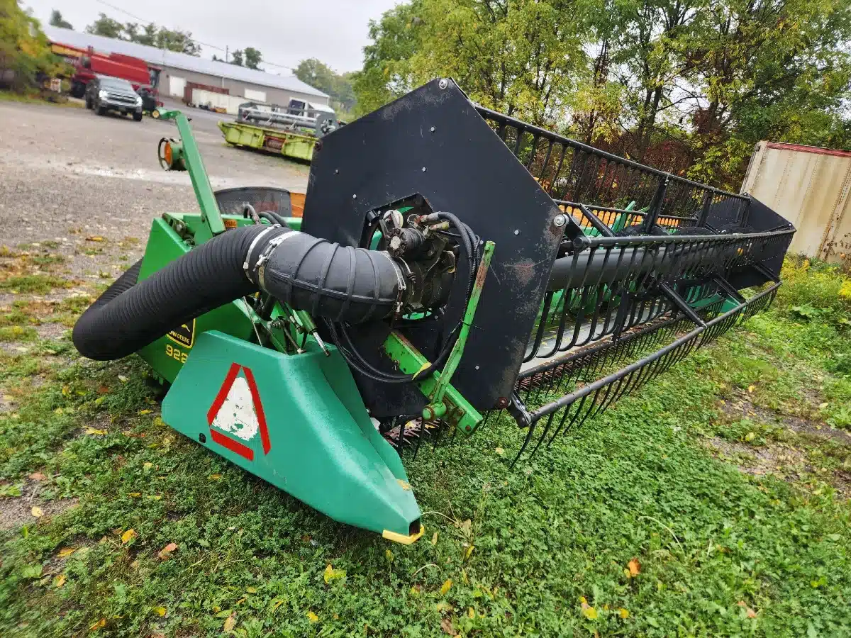 Gallery image 2 for Used John Deere 922F Header - Auger