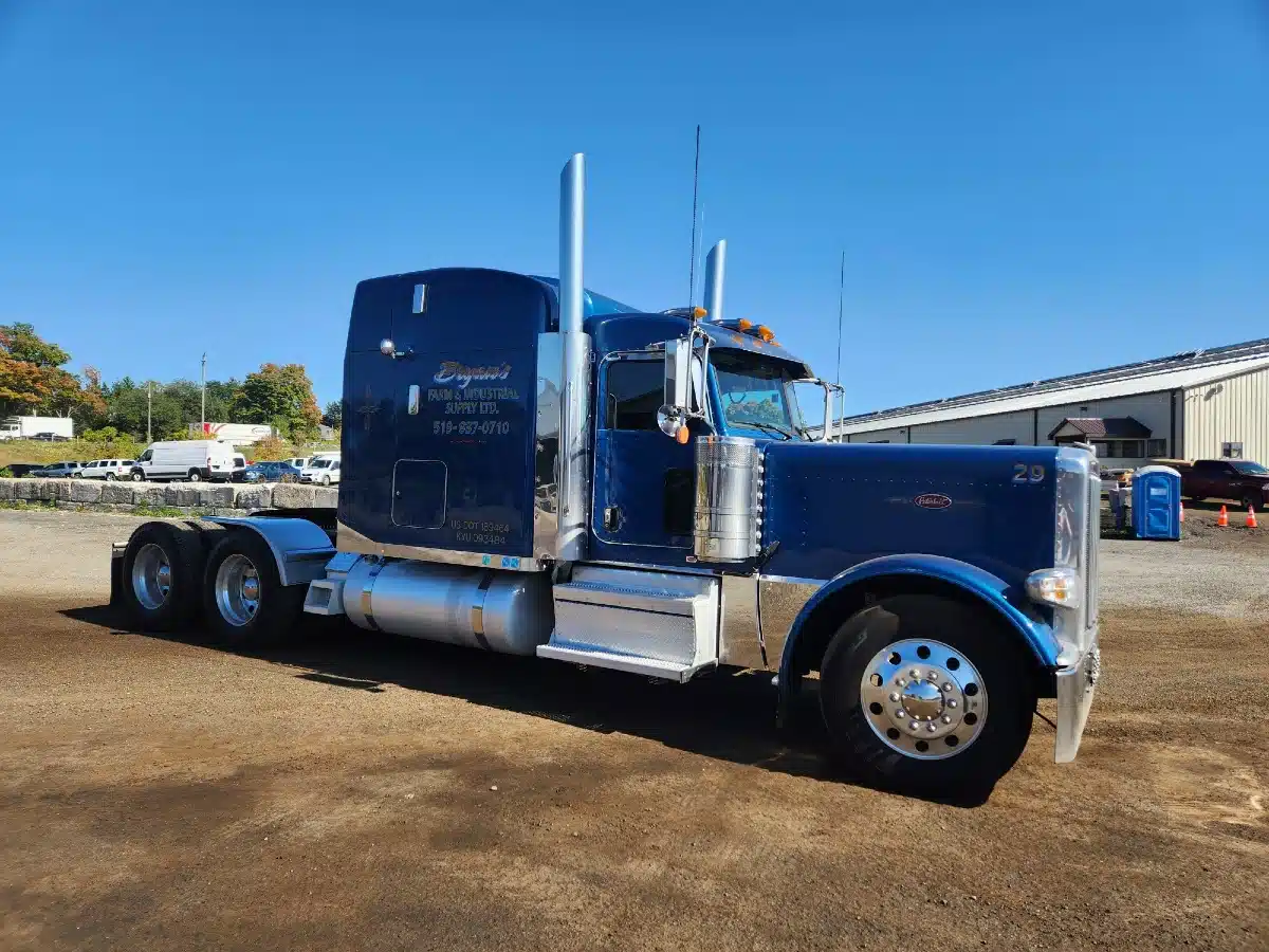 Gallery image 2 for Used 2020 Peterbilt 389 Truck