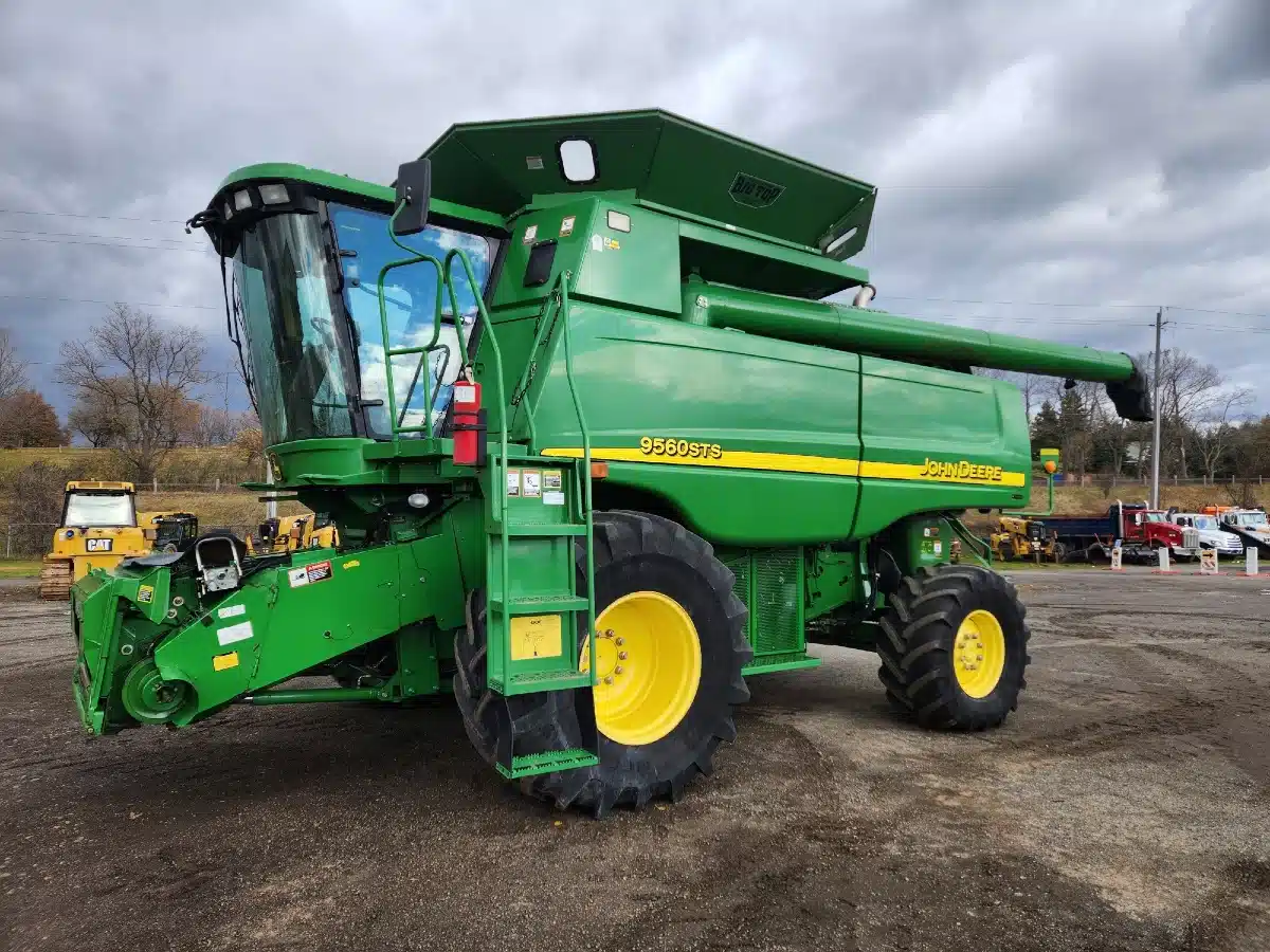 Used 2004 John Deere 9560 STS Combine