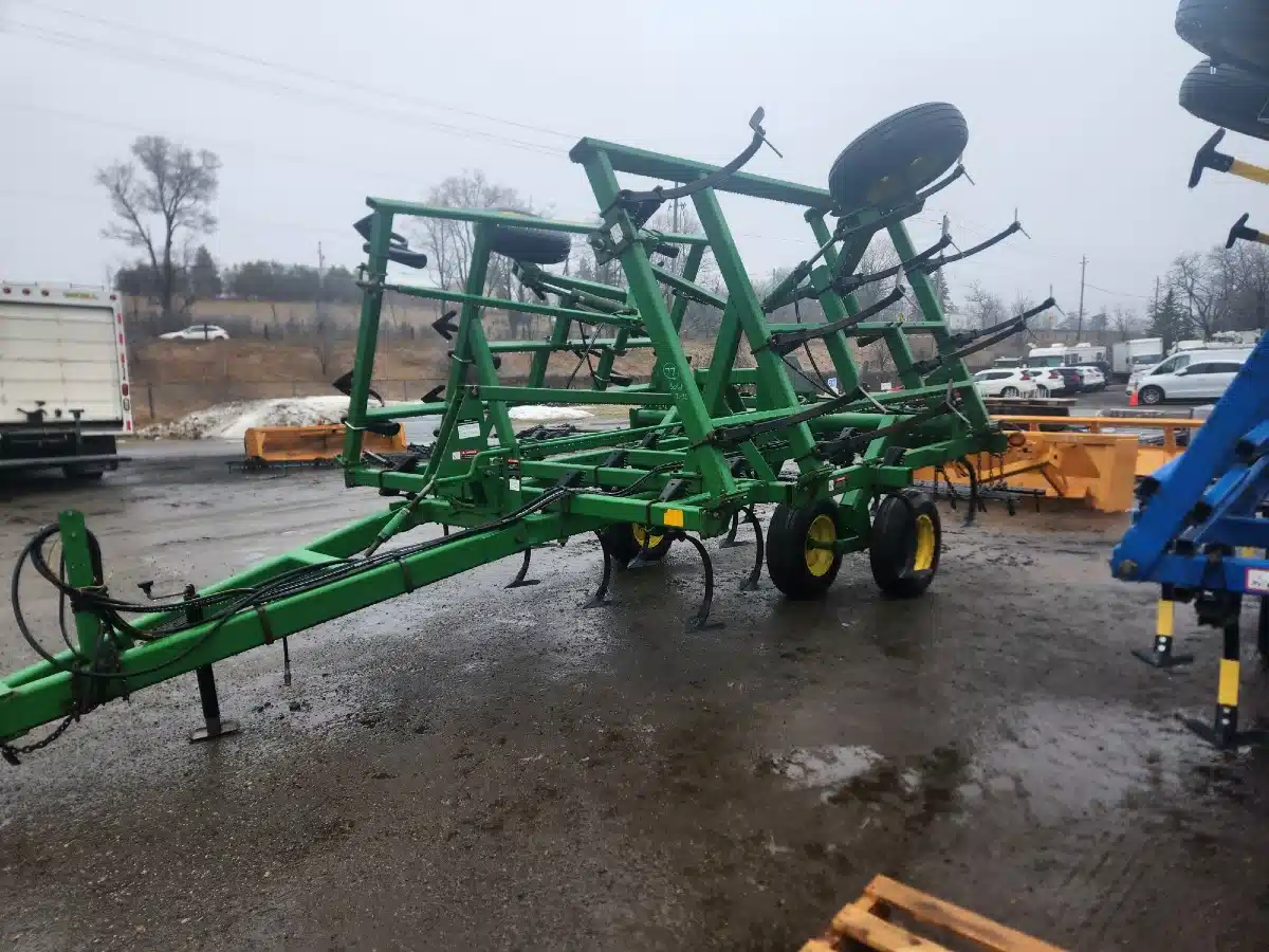 Gallery image 2 for John Deere 980 Cultivator