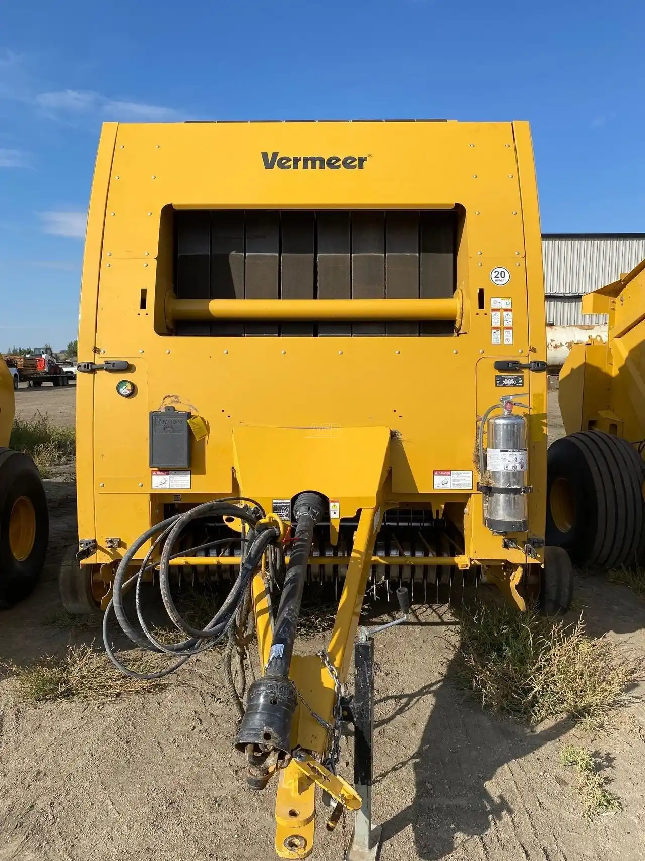 Gallery image 2 for Used 2021 Vermeer 605N Select Round Baler
