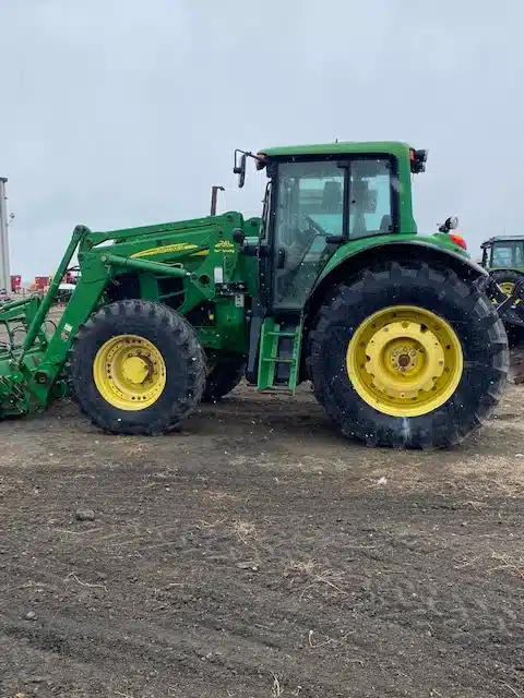 Gallery image 2 for Used 2008 John Deere 7330 PREMIUM Tractor