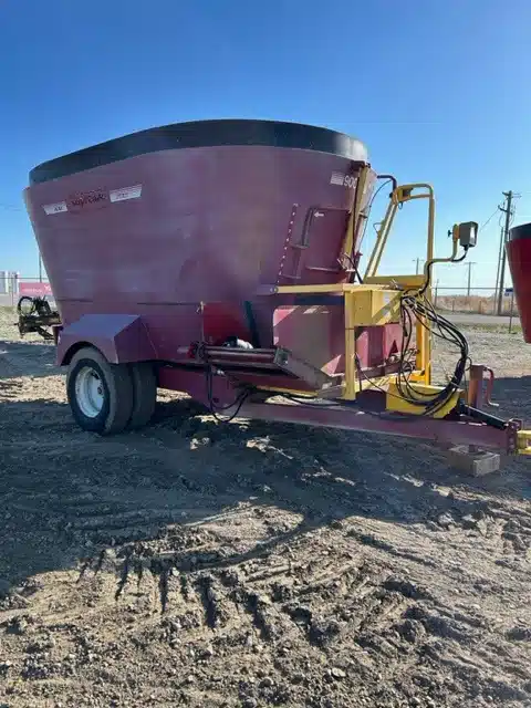 Gallery image 1 for Used 2009 Supreme 900T Feed Wagon