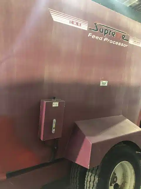 Gallery image 2 for 2009 Supreme 900T TMR Mixer