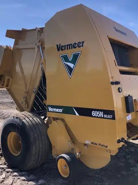 Gallery image 2 for 2021 Vermeer 605N Select Round Baler