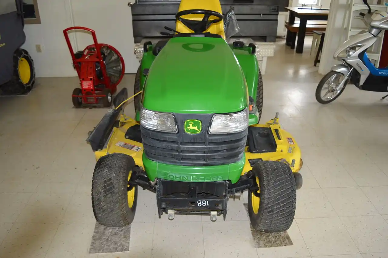 Gallery image 2 for Used 2008 John Deere X720 Lawn Tractor