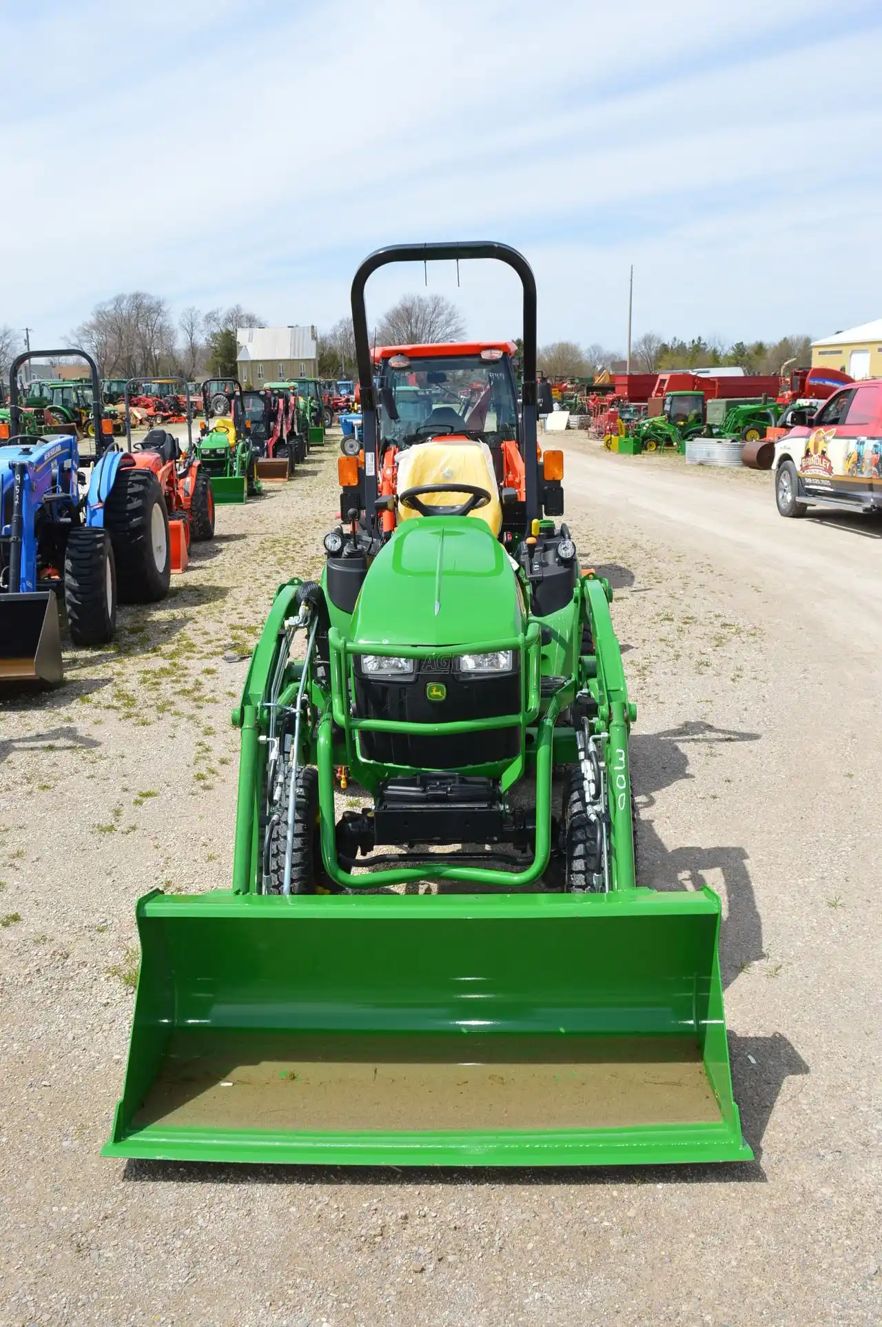 Gallery image 2 for Used 2021 John Deere 2025R Tractor