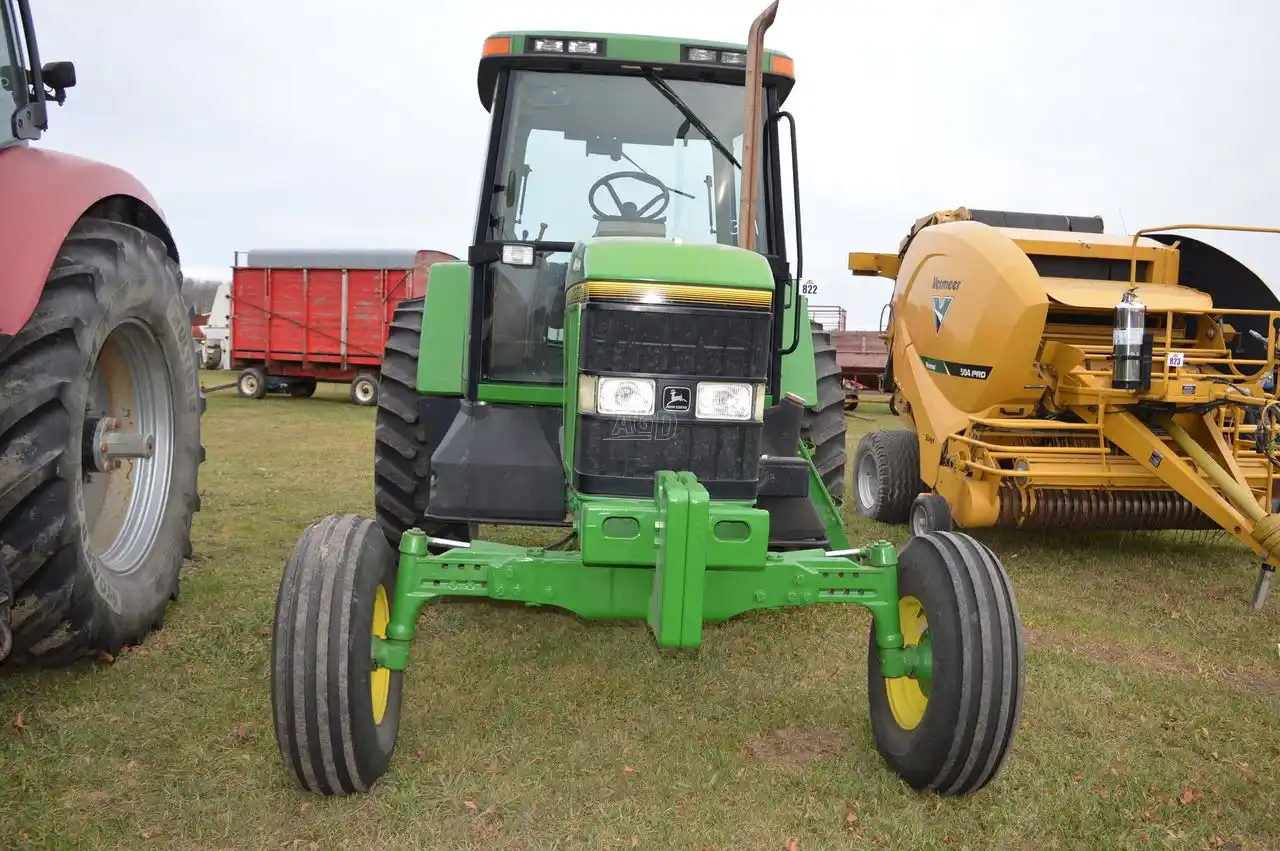 Gallery image 2 for Used 1994 John Deere 7200 Tractor