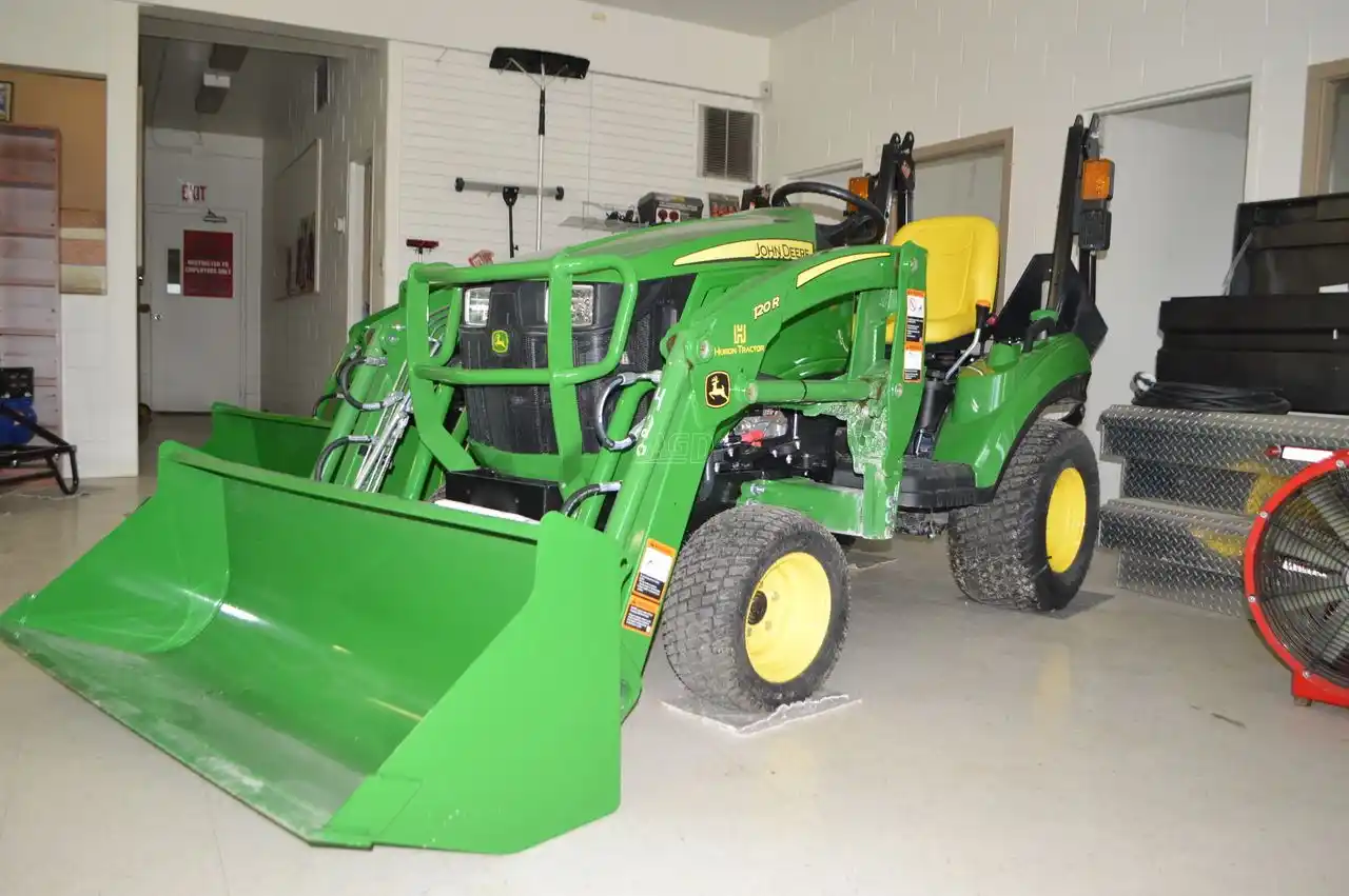 Gallery image 1 for Used 2022 John Deere 1023E Tractor