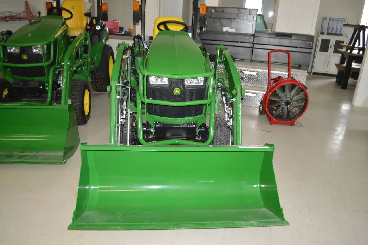 Gallery image 2 for Used 2022 John Deere 1023E Tractor