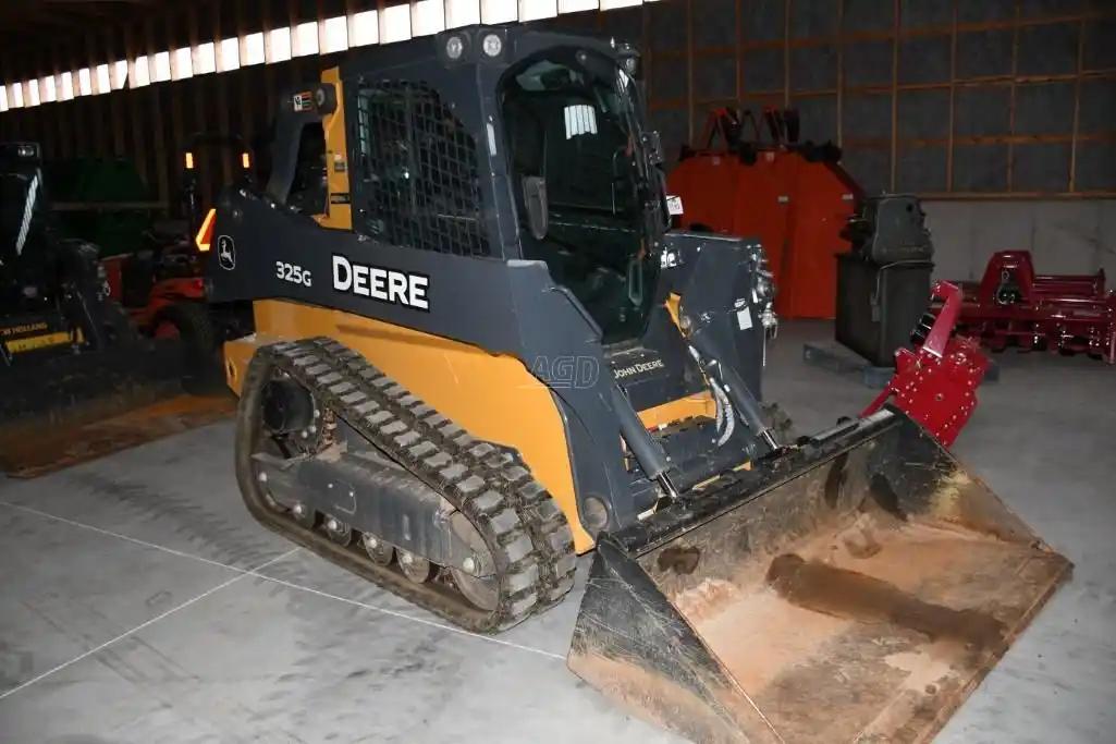 Gallery image 2 for Used John Deere 325G Track Loader