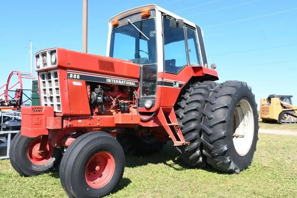 Gallery image 1 for Used International Harvester 886 Tractor