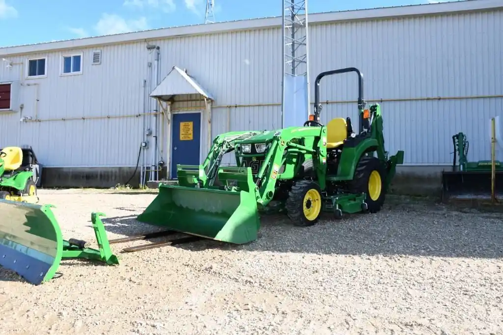 Gallery image 1 for Used 2017 John Deere 2032R Tractor