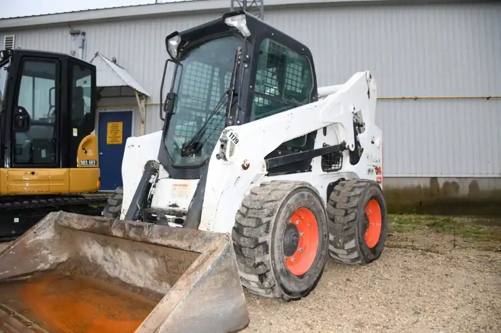 Gallery image 1 for Used Bobcat S740 Skid Steer