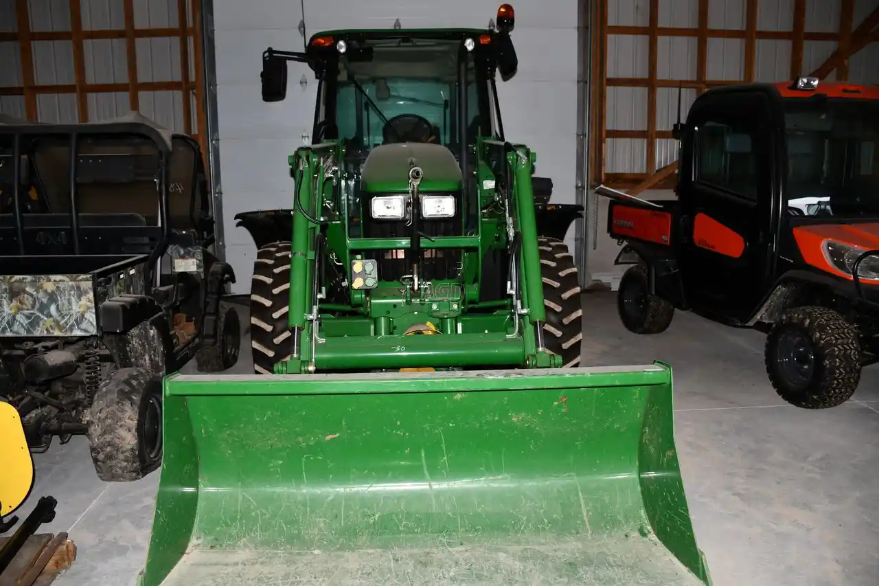 Gallery image 2 for Used 2011 John Deere 5075M Tractor