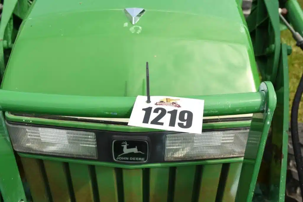 Gallery image 2 for Used John Deere 790 Tractor