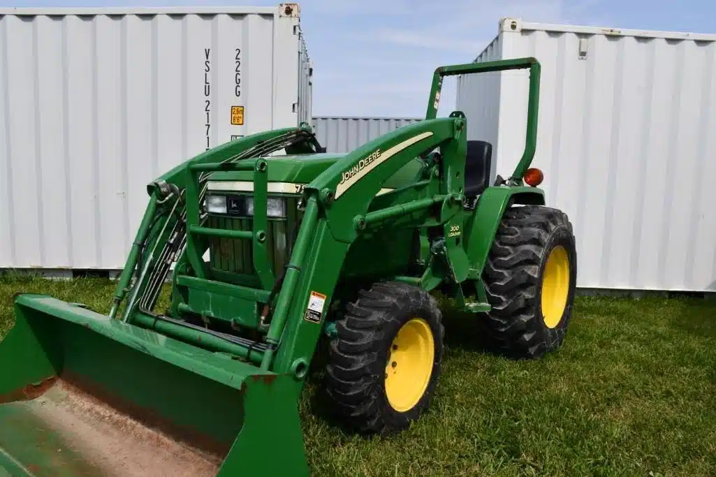 Gallery image 1 for Used John Deere 790 Tractor