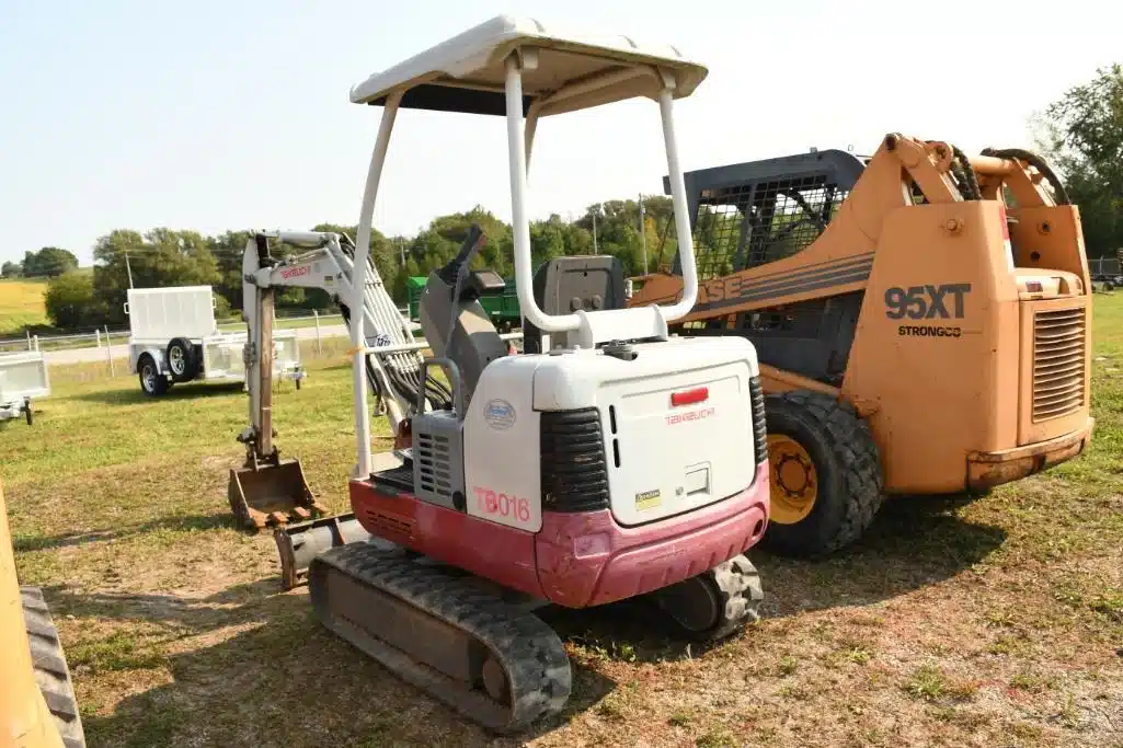 Gallery image 2 for Used Takeuchi TB016 Excavator