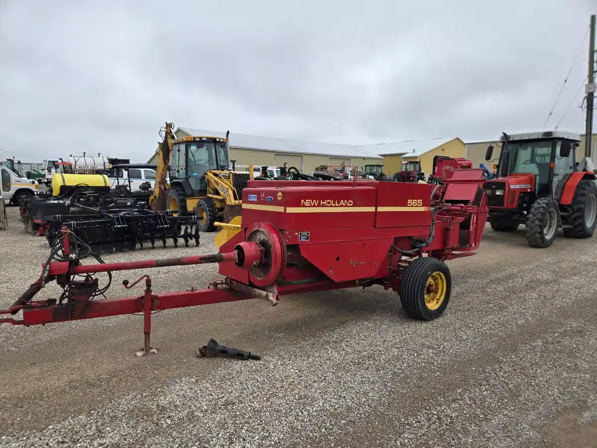 Gallery image 2 for Used New Holland 565 Square Baler - Small