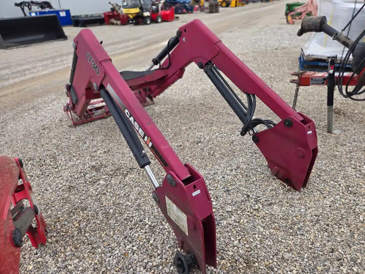 Gallery image 2 for Used Case IH L730 Front End Loader