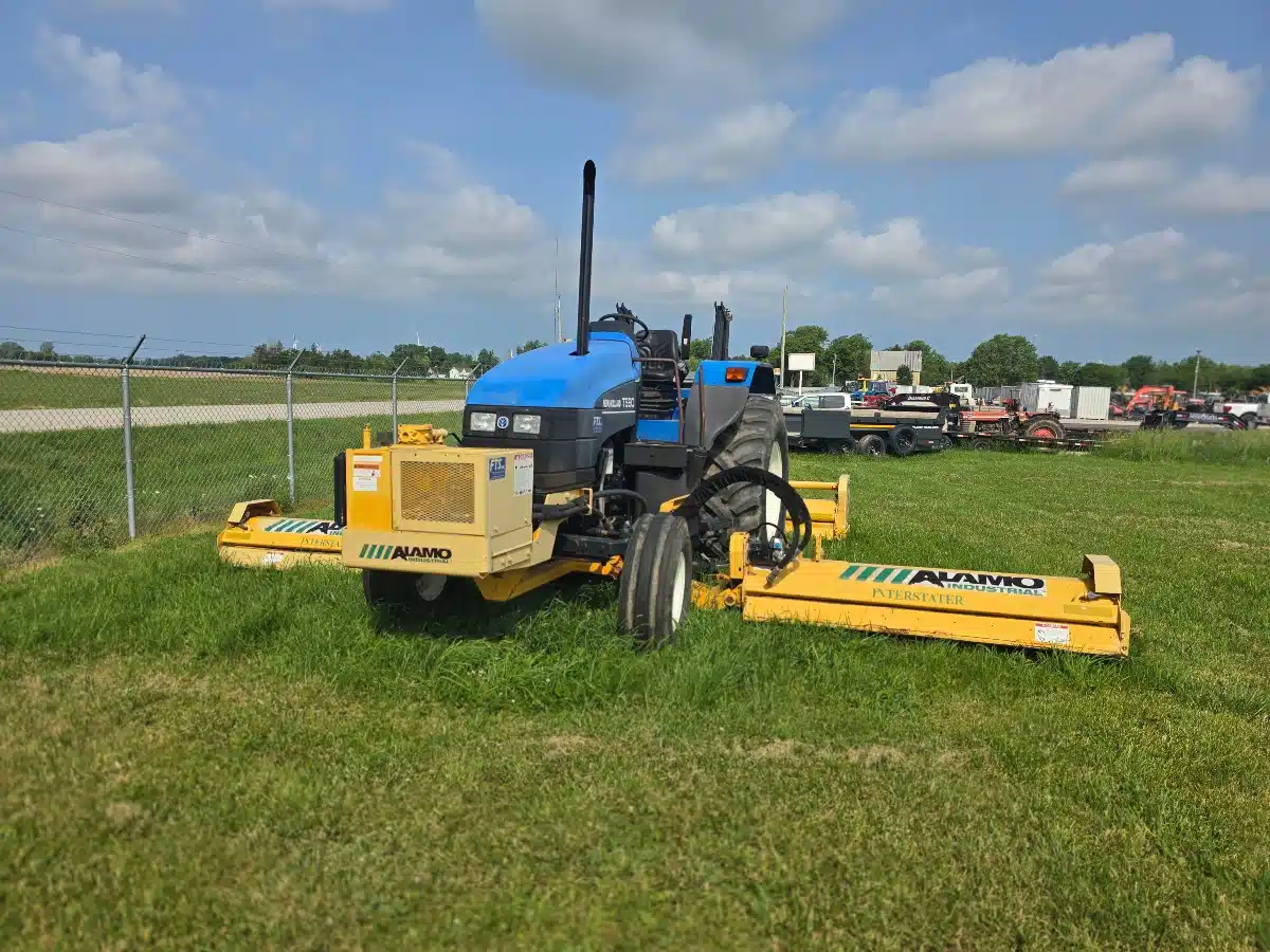 Gallery image 2 for Used New Holland TS90 Tractor