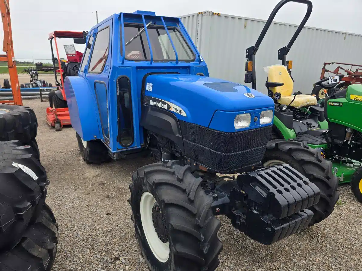 Gallery image 2 for Used New Holland TN85FA Tractor