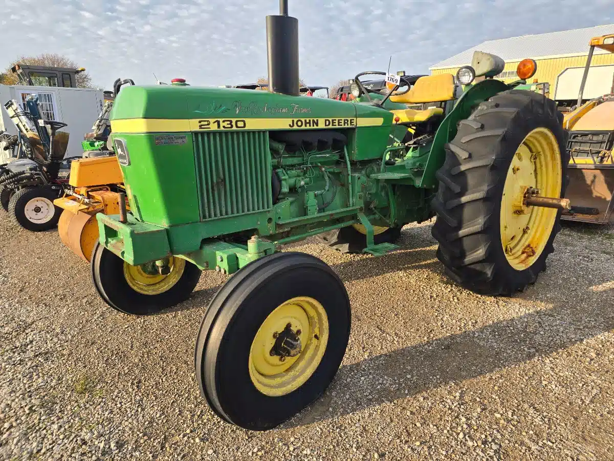 Gallery image 2 for John Deere 2130 Tractor