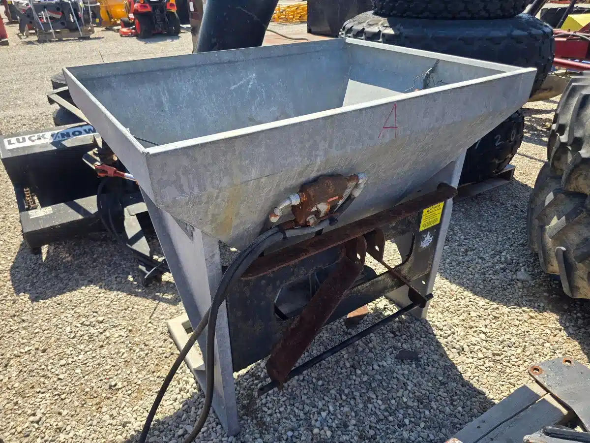 Gallery image 2 for Used Reist 3PTH Spreader - Broadcast