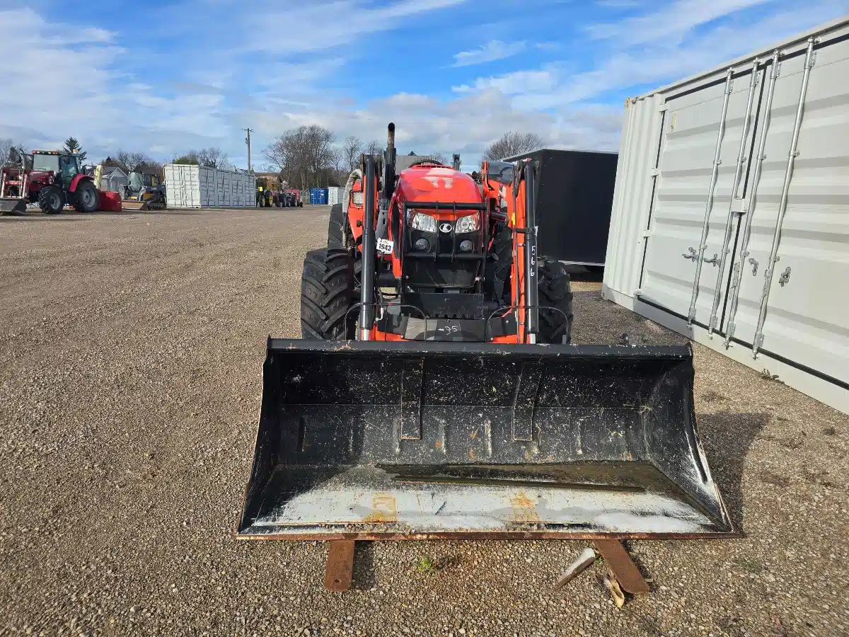 Gallery image 2 for 2017 Kubota M5-091 Tractor
