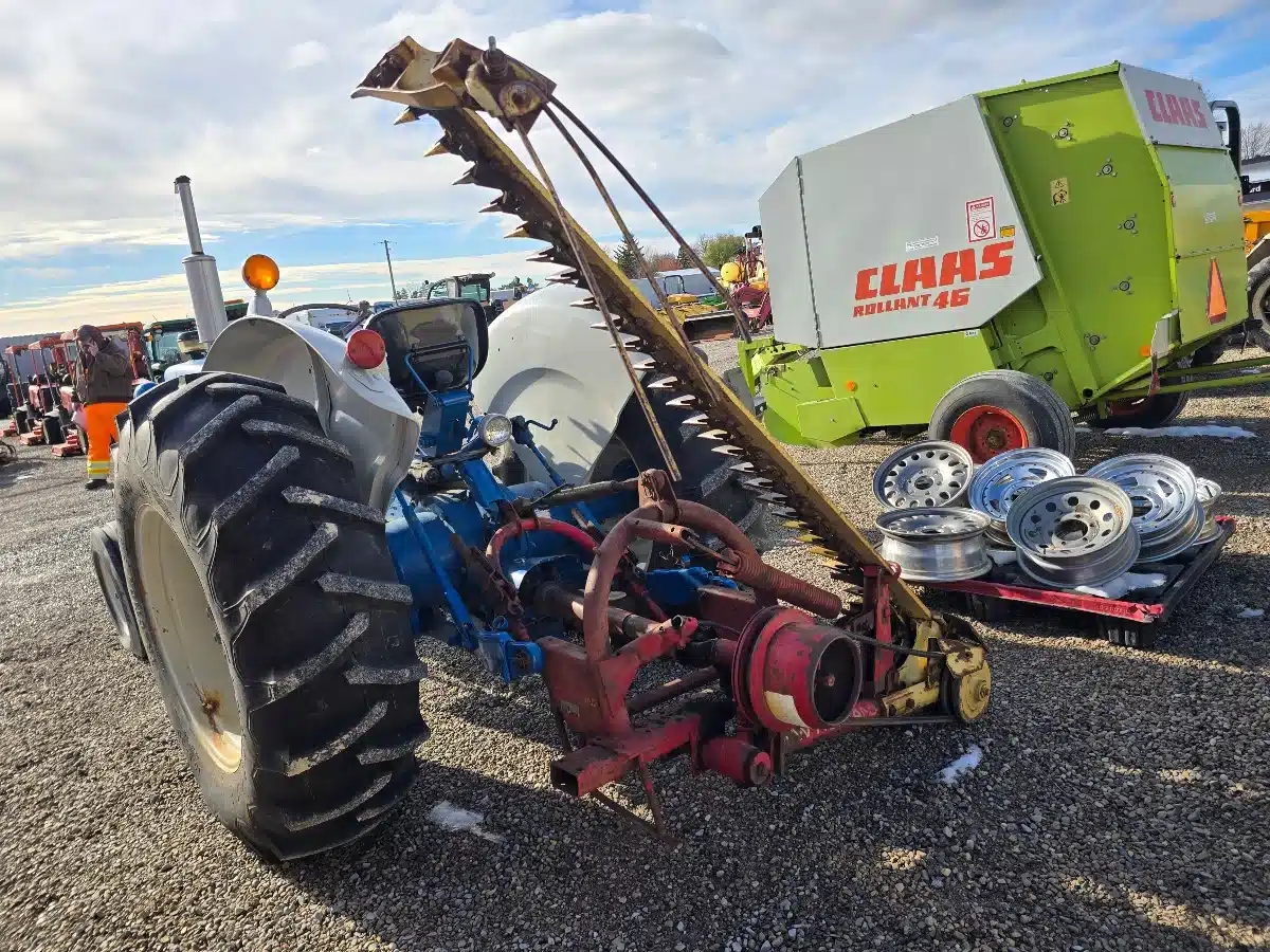 Gallery image 2 for Used Ford 4000 Tractor