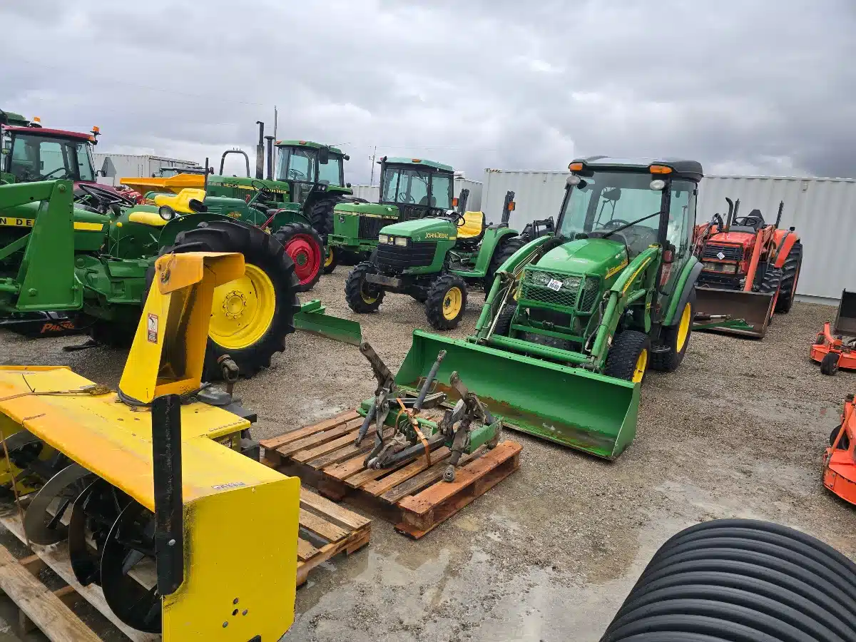 Gallery image 2 for Used John Deere 3320 Tractor