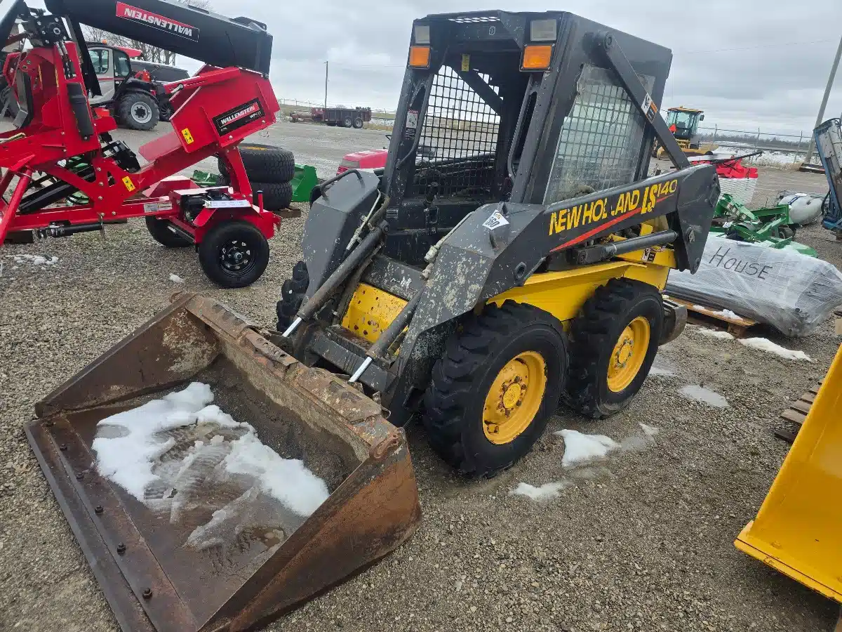 Gallery image 2 for New Holland LS140 Skid Steer
