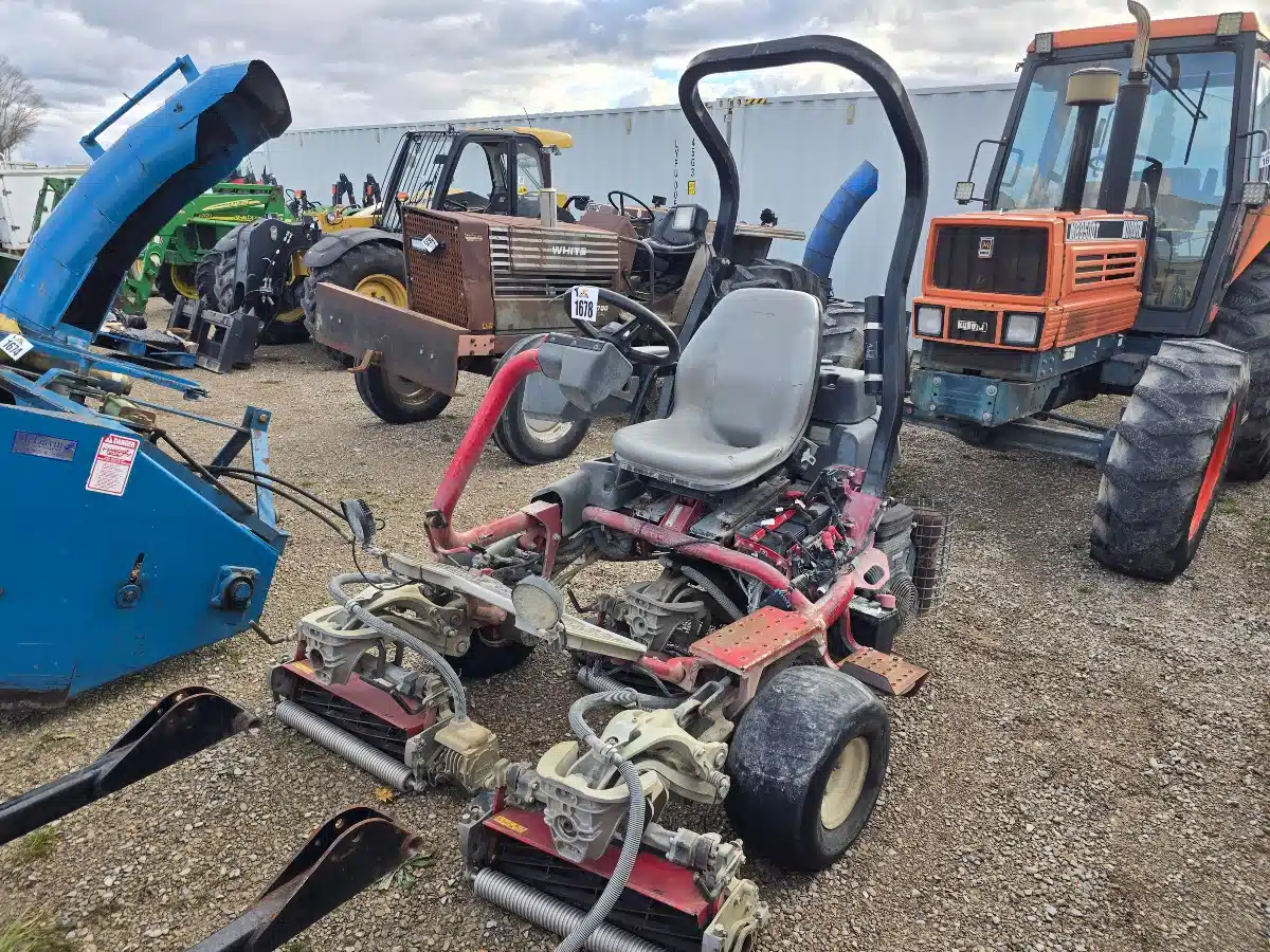 Gallery image 1 for Toro GREENSMASTER 3320 TRIFLEX Mower - Reel