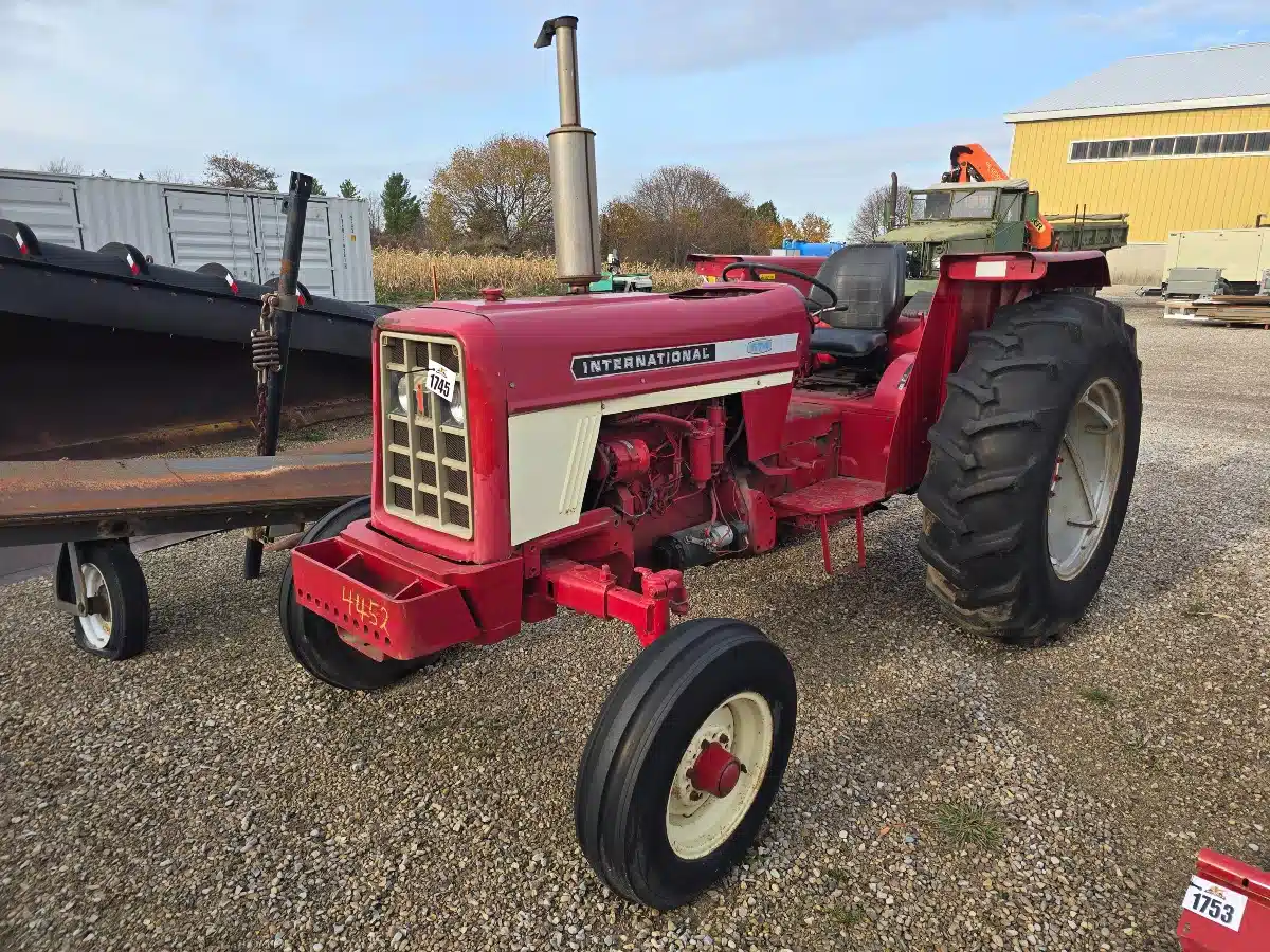 International 574 Tractor