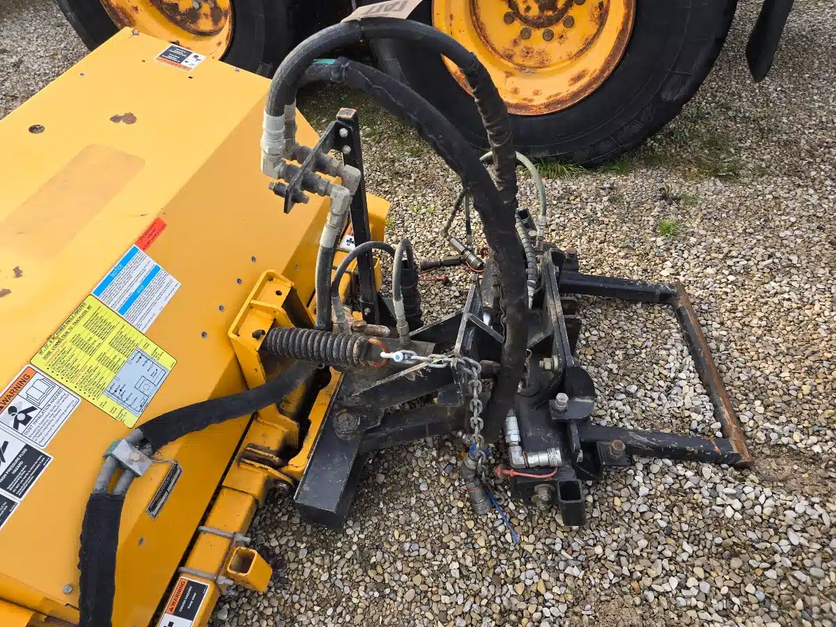 Gallery image 2 for Trackless Vehicles AS0C34 Sweeper